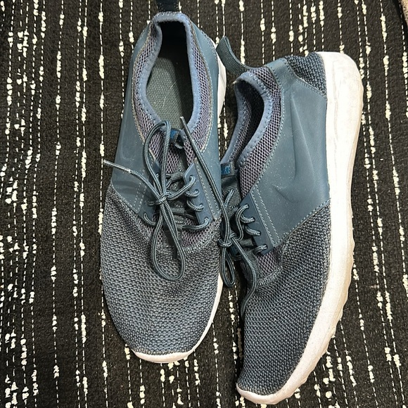 Nike slide on navy sneaker, size 10 - Picture 2 of 8